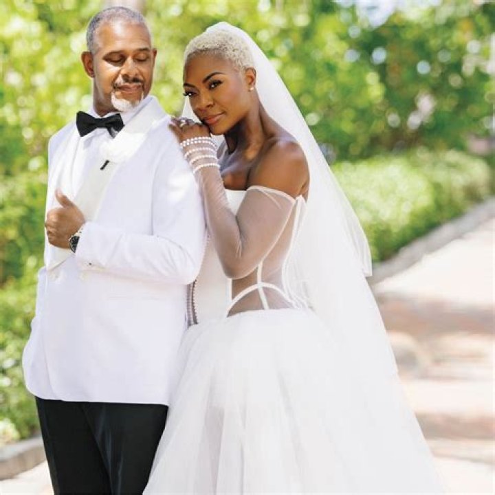 Exclusive interview and wedding album as the singer marries long-time love Erwi |