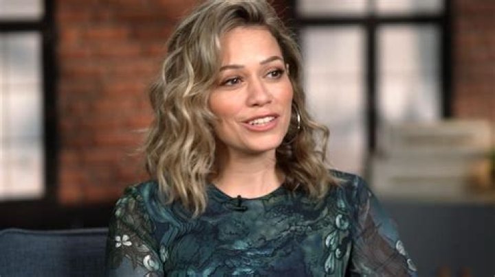 Exploring the Life and Career of Kay Lenz: A Multifaceted Talent in Hollywood