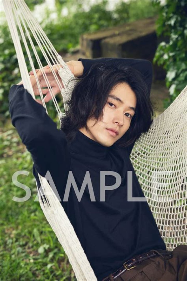 Kento Yamazaki: The Rising Star of Japanese Entertainment