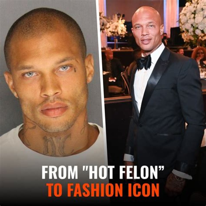 The hot felon Jeremy Meeks has probably given his girlfriend and Topshop billionaire heiress, Chloe Green an engagement ring!