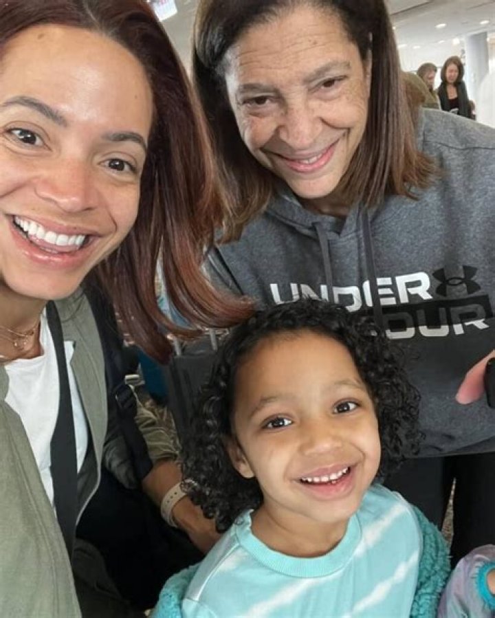 Unveiling The Parents Behind Sportscasting Star Elle Duncan